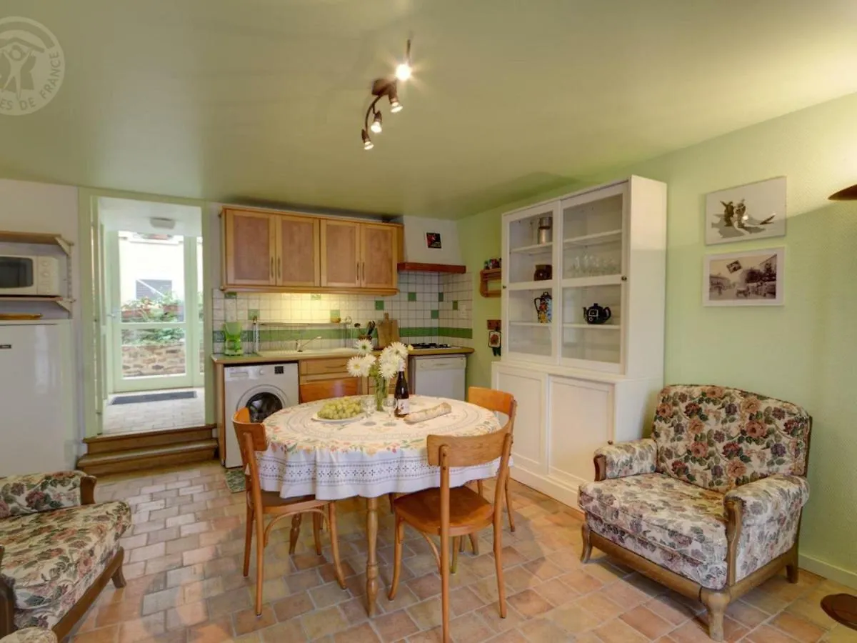 Gite Renove Avec Terrasse, Parking Et Randonnees Proches - Calme Assure - Fr-1-496-201 Montagny  0*, Montagny (Loire) France