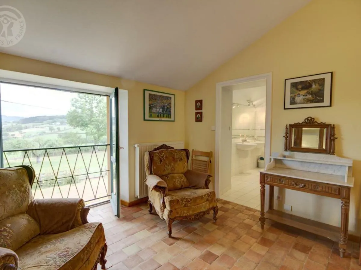 Gite Renove Avec Terrasse, Parking Et Randonnees Proches - Calme Assure - Fr-1-496-201 Montagny  France