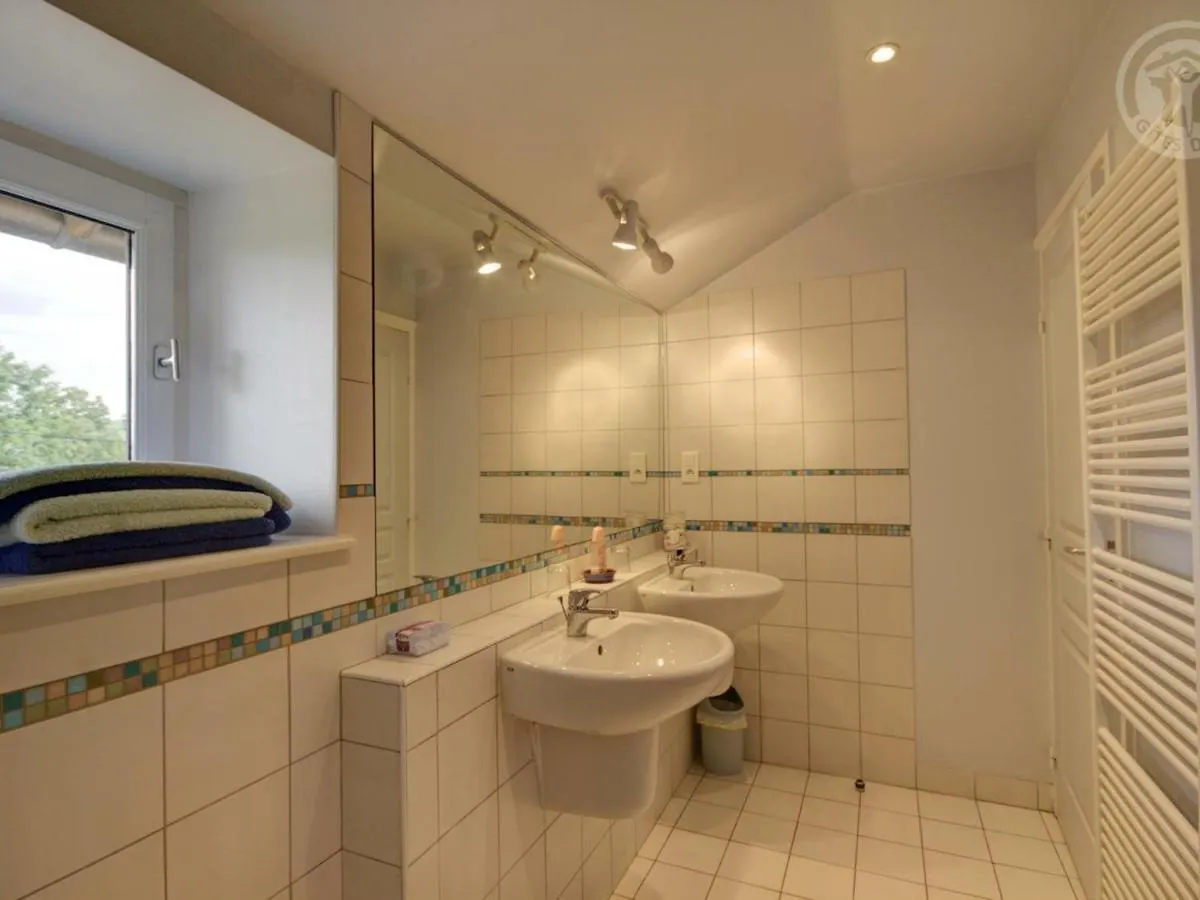 Gite Renove Avec Terrasse, Parking Et Randonnees Proches - Calme Assure - Fr-1-496-201 Montagny  Montagny (Loire)