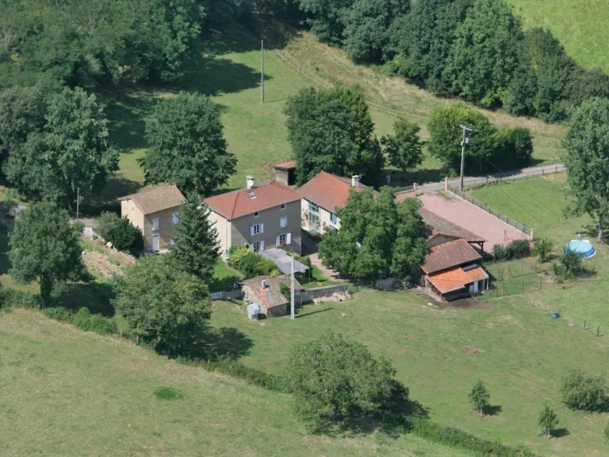 Gite Renove Avec Terrasse, Parking Et Randonnees Proches - Calme Assure - Fr-1-496-201 Montagny